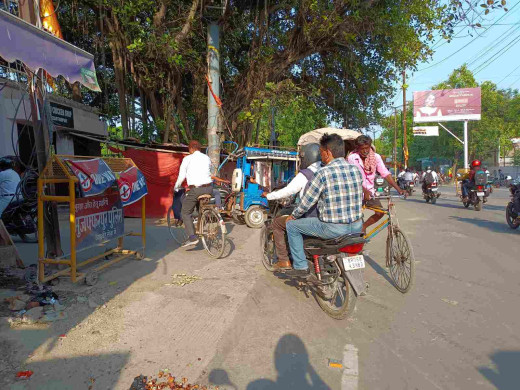 शहर में लोग वन वे की सरेआम कर रहे हैं उल्लंघन